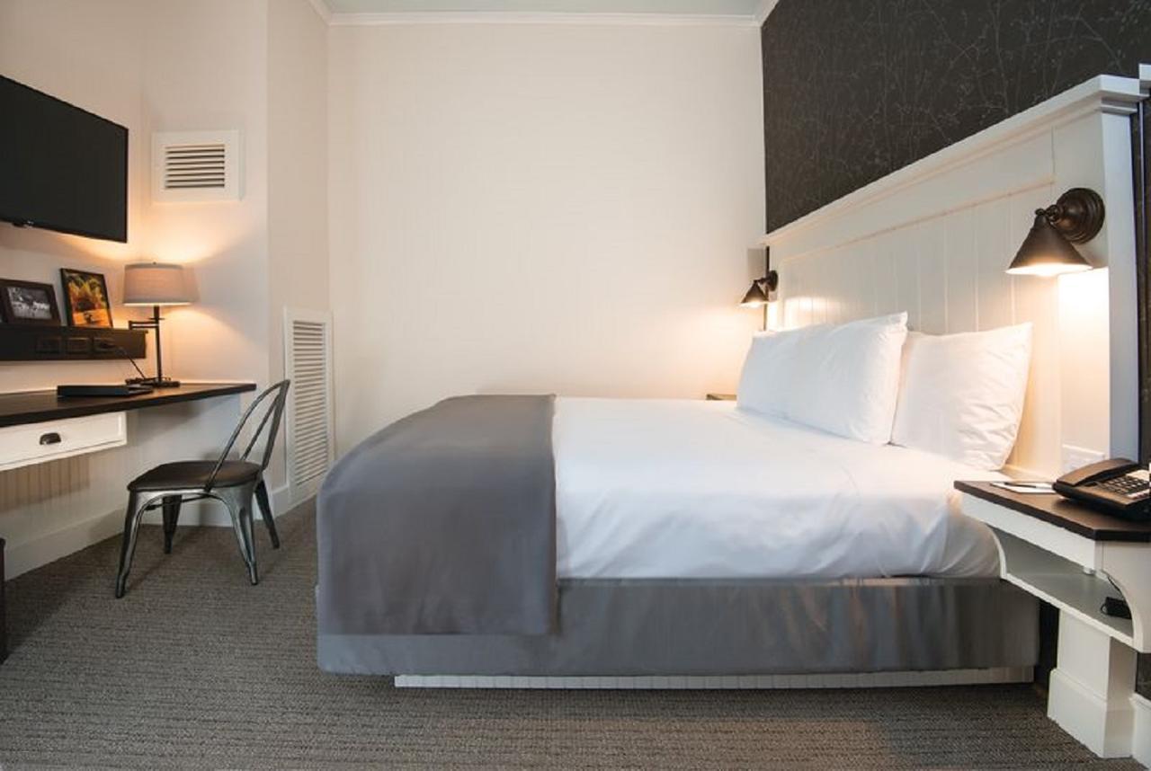 Village Hotel On Biltmore Estate แอชวิลล์ ภายนอก รูปภาพ
