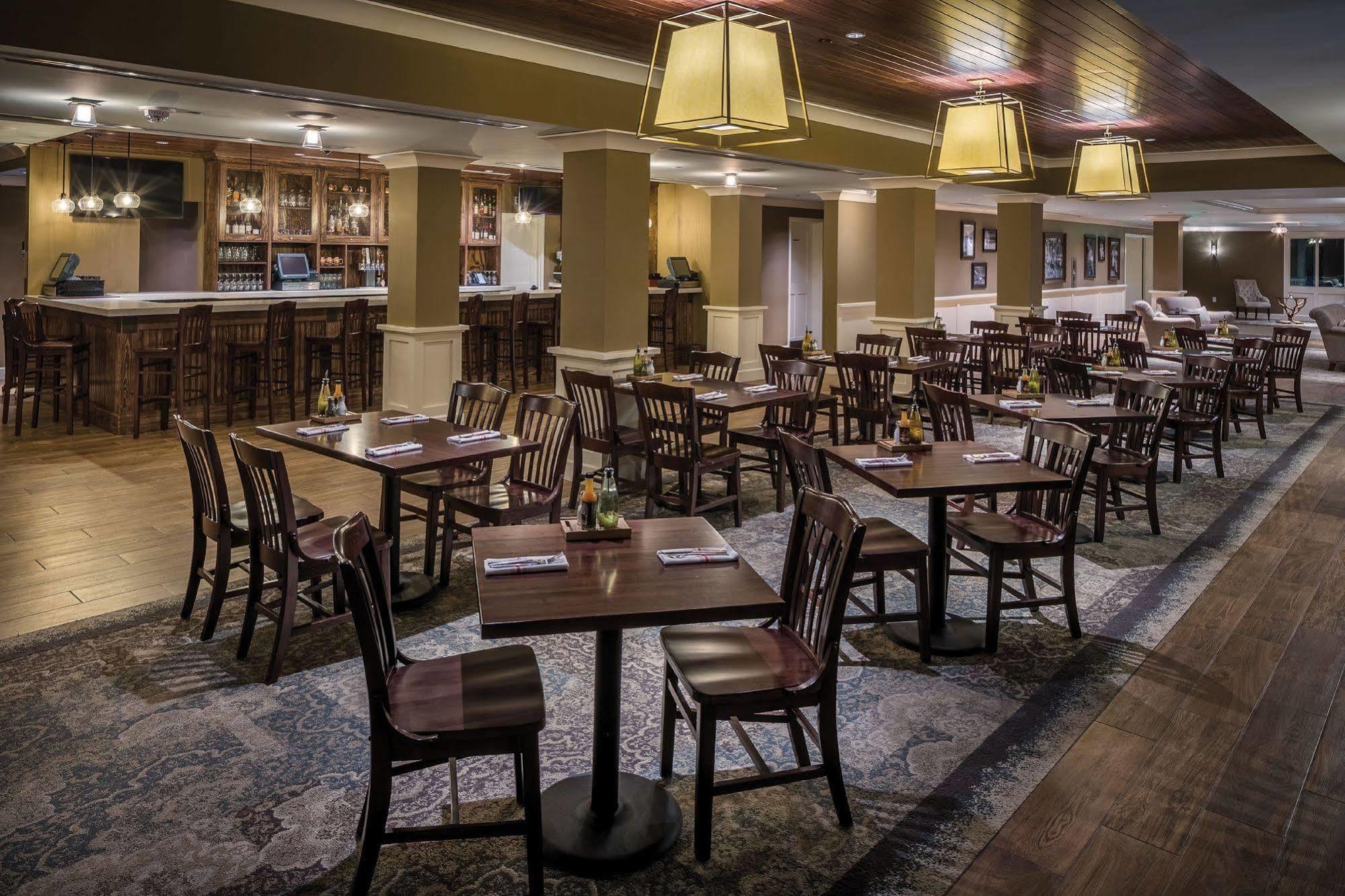 Village Hotel On Biltmore Estate แอชวิลล์ ภายนอก รูปภาพ